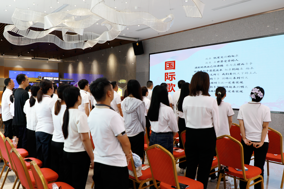 以高質(zhì)量黨建引擎驅(qū)動高質(zhì)量發(fā)展新征程——中共鹽津黨委隆重召開年度總結(jié)暨表彰大會 以高質(zhì)量黨建引擎驅(qū)動高質(zhì)量發(fā)展新征程——中共鹽津黨委隆重召開年度總結(jié)暨表彰大會